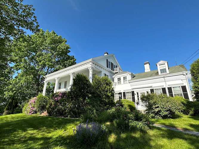 218 & 220 Bristol Rd Damariscotta, ME 04543
