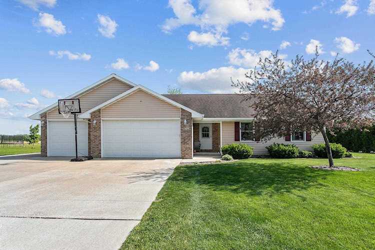 535 Ridgeway Dr Brillion, WI 54110 home for sale, MLS#50275344 - Dallaire Realty Photo 1