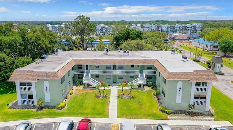 1250 S Pinellas Ave #202 Tarpon Springs, FL 34689