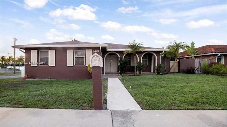1401 Kilgore Ln Lake Worth, FL 33460