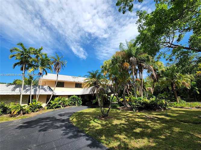 10155 SW 67th Ave Pinecrest, FL 33156