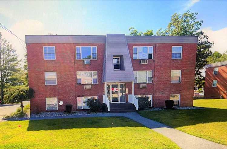 99 Cluff Crossing Rd #8 Salem, NH 03079 | MLS 4952896 Photo 1