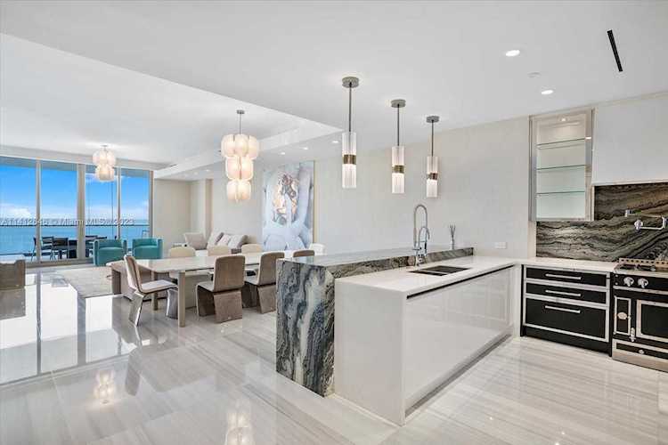 17901 Collins Avenue #902 Sunny Isles Beach, FL 33160