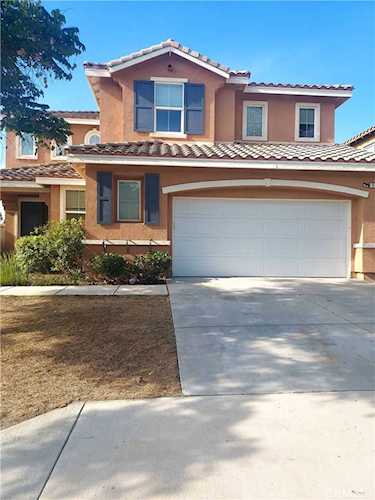 19 Plaza Avila Lake Elsinore, CA 92532