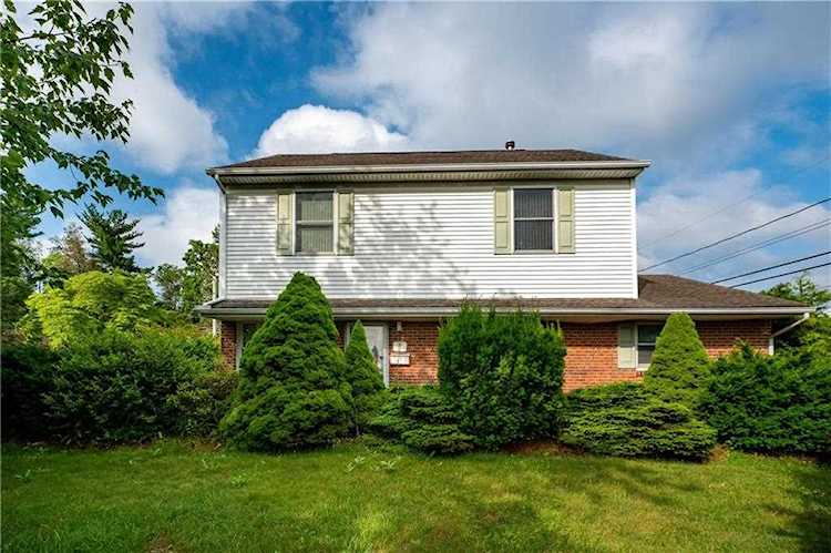 1526 Southwest 31st St home for sale in Allentown, PA - Homeway Real Estate Photo 1