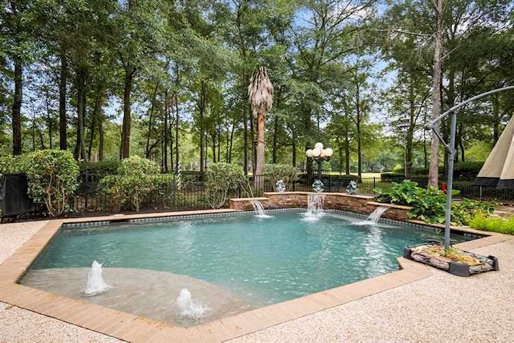 26722 Winding River Trl Huffman, TX 77336