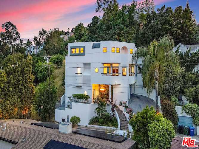 15080 Encanto Dr Sherman Oaks, CA 91403