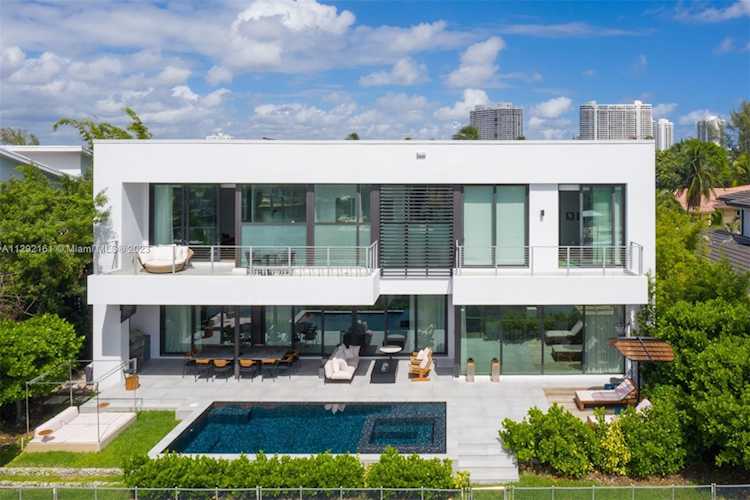 3300 NE 165th St North Miami Beach, FL 33160