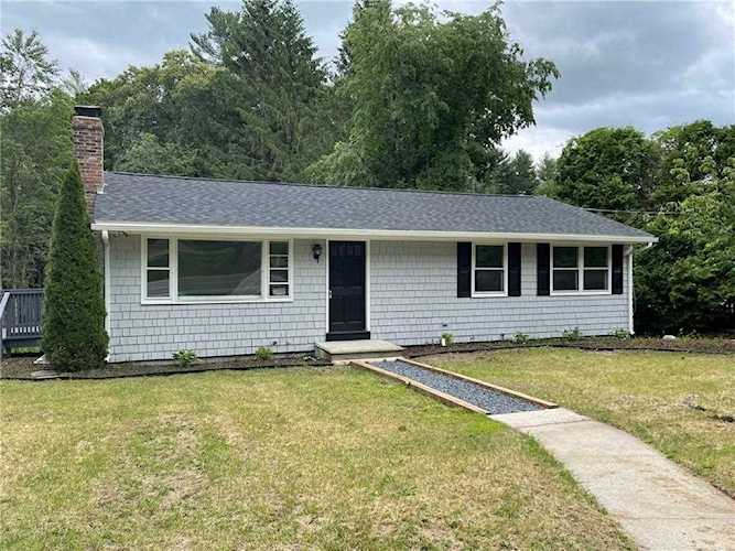 525 Round Top Rd Burrillville, RI 02830 MLS 1338508