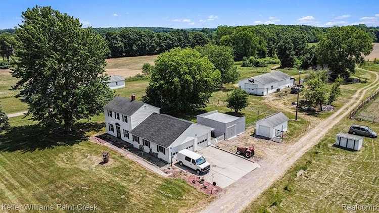 12225 Miller Lennon, MI 48449