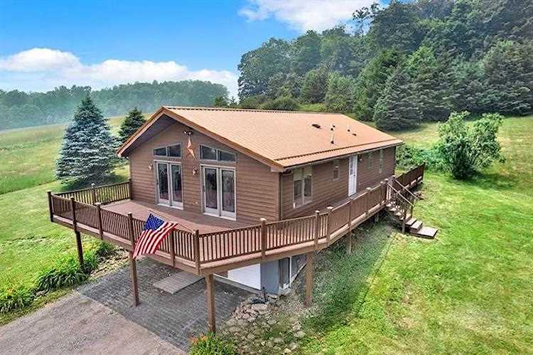 153 Mountain Vista Dr Friedens Somerset/Cambria PA 15541 $285,000 Photo 1