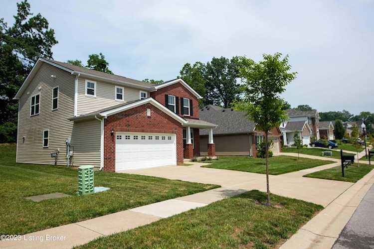 16991 Green Crest Ln Louisville, KY 40245