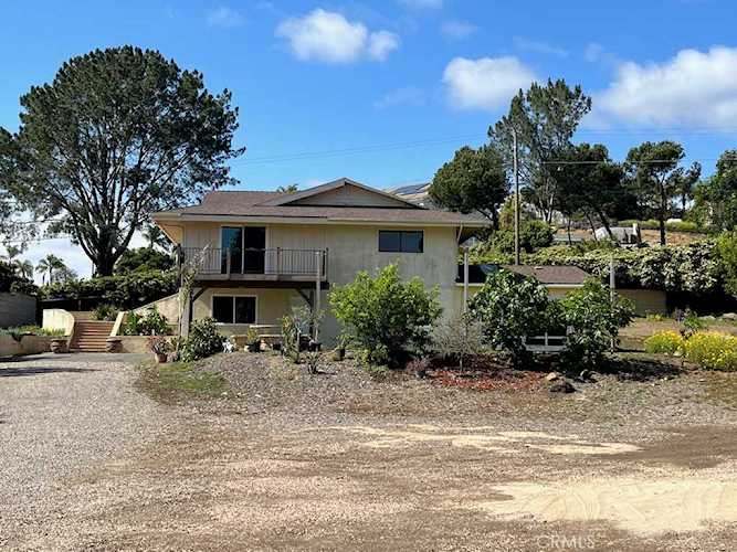 2026 Camino Cantera Vista, CA 92084 | MLS ND23093441 Photo 1