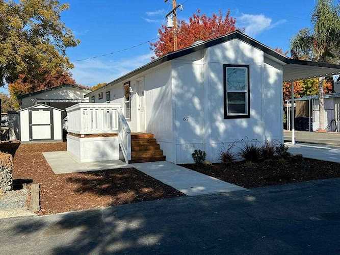 820 S Chinowth St Visalia, CA 93277