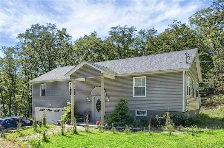23 Hazelwood Rd N Wurtsboro, NY 12790 | MLS H6211687 Photo 1