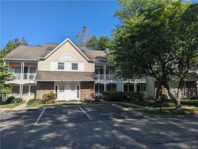 27 Millholland Dr W Fishkill, NY 12524 | MLS H6252040 Photo 1