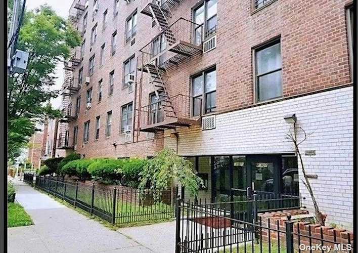 149-43 35th Ave #2 J Flushing, NY 11354
