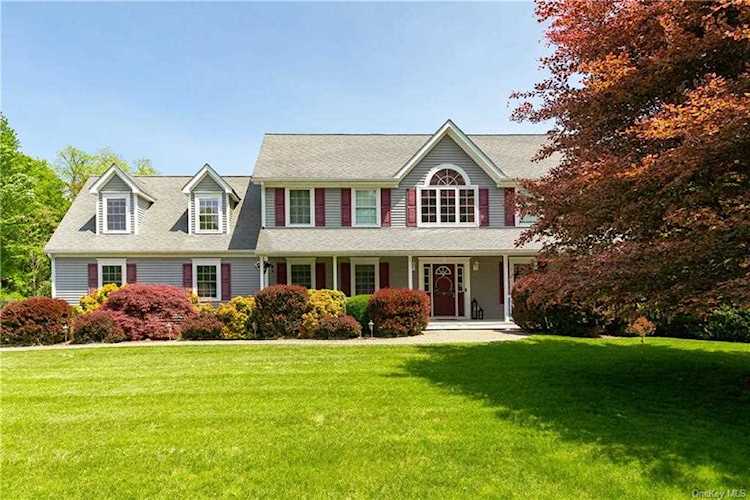 10 Brenner Ridge Rd Pleasant Valley, NY 12569 | MLS H6249567 Photo 1