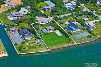 5 Bayberry Ln Remsenburg, NY 11960