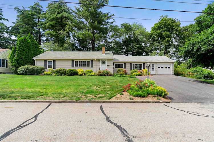 19 Forest Park Dr Nashua 03060 NH home for sale 446,000 4959830