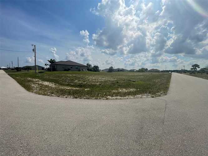 3419 NW 45th Ave Cape Coral, FL 33993