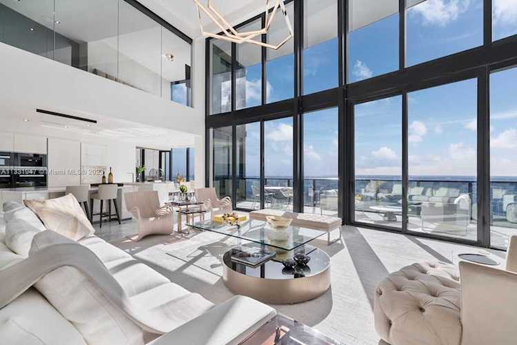 18555 Collins Ave #4204 Sunny Isles Beach, FL 33160
