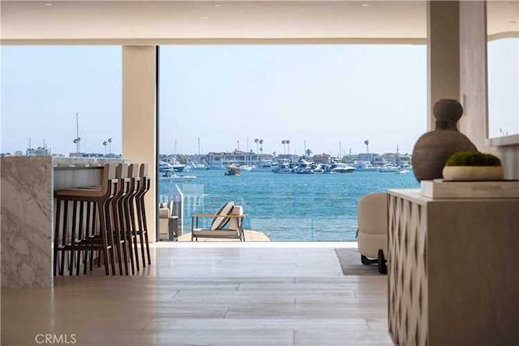38 Linda Isle Newport Beach, CA 92660