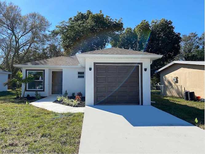 3713 Bell St Fort Myers, FL 33916