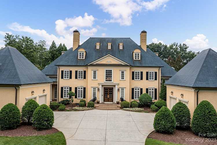 8319 Eagle Glen Charlotte, NC 28210