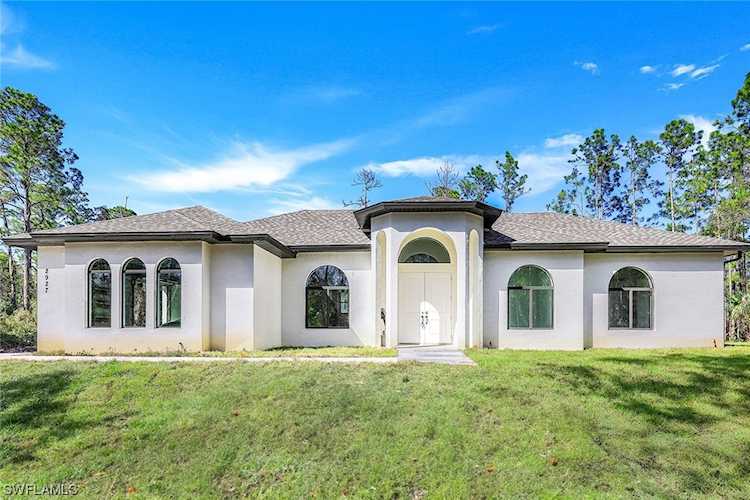 2927 NE 68th Ave Naples, FL 34120
