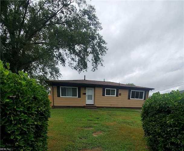 home for sale in Aragona Village Virginia Beach VA 23455 - MLS 10493637 Photo 1