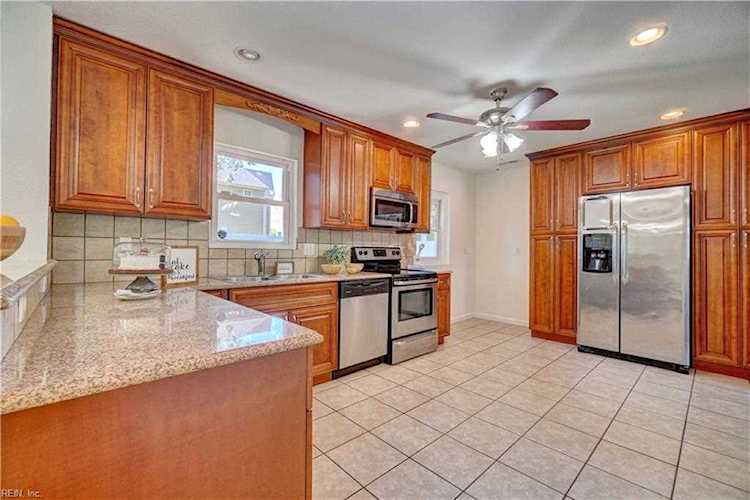 home for sale in Fairmount Park Norfolk VA 23509 - MLS 10493786 Photo 1