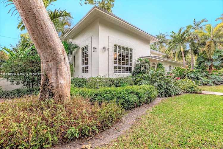 40 SW 31st Rd Miami, FL 33129