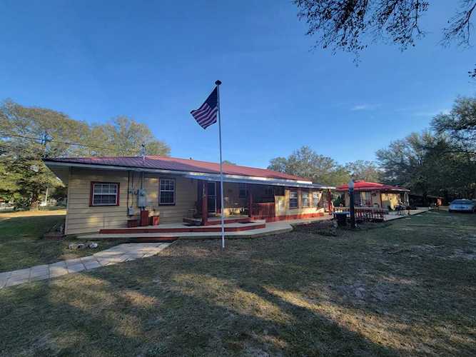 105 Haigh Hill Rd Defuniak Springs FL 32433 915745 Metes & Bounds home for sale 2.5 acres with just what you've been looking for ....your very own mini country resort complete... Photo 1