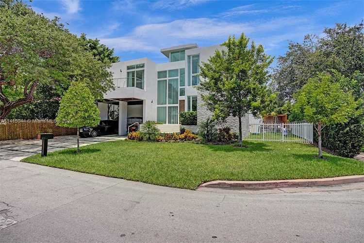201 Buttonwood Dr Key Biscayne, FL 33149