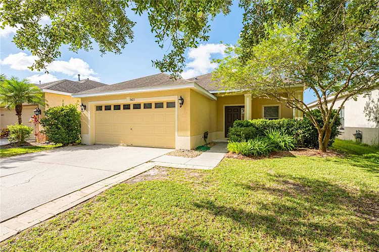 9423 Leatherwood Ave Tampa, FL 33647