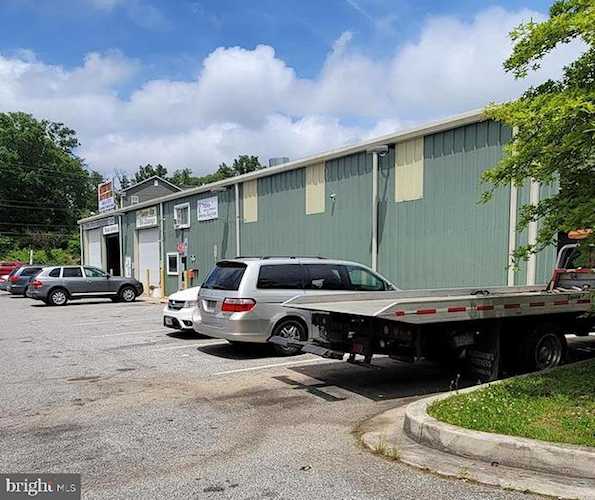 4381 Hollins Ferry Baltimore, MD 21227