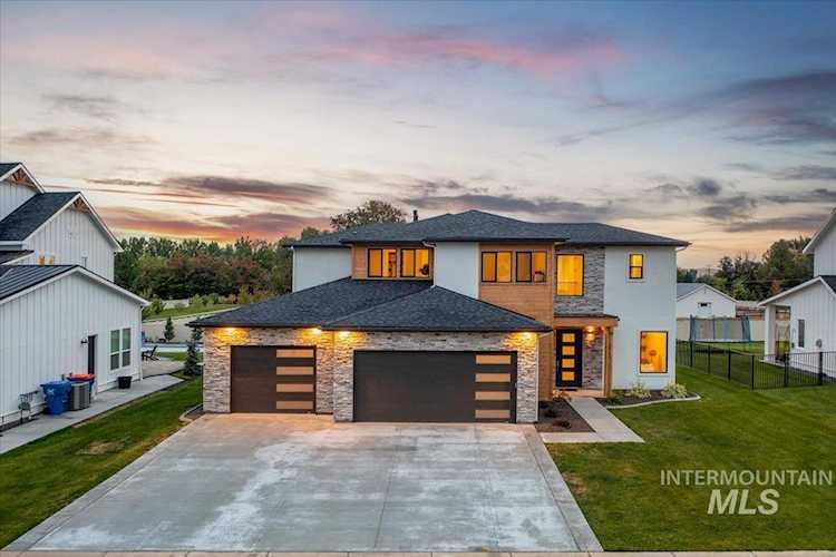 2701 N Yount Way Eagle, ID 83616