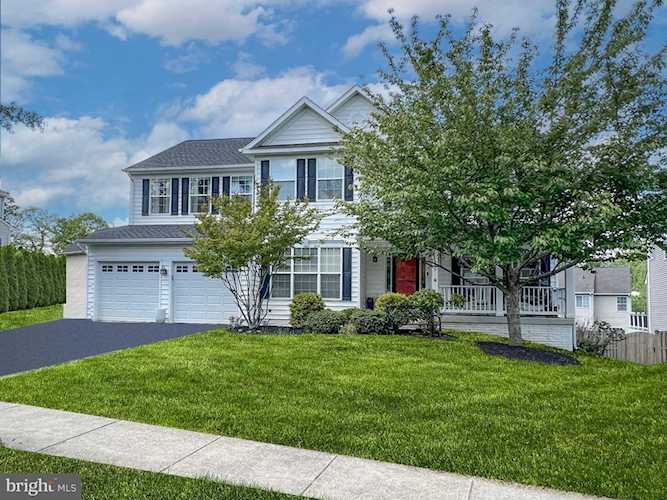 305 E Chincoteague Ct For Sale in Purcellville Photo 1