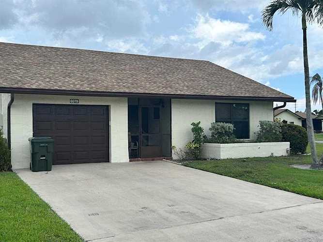 6079 Peachtree Lane Greenacres, FL 33463