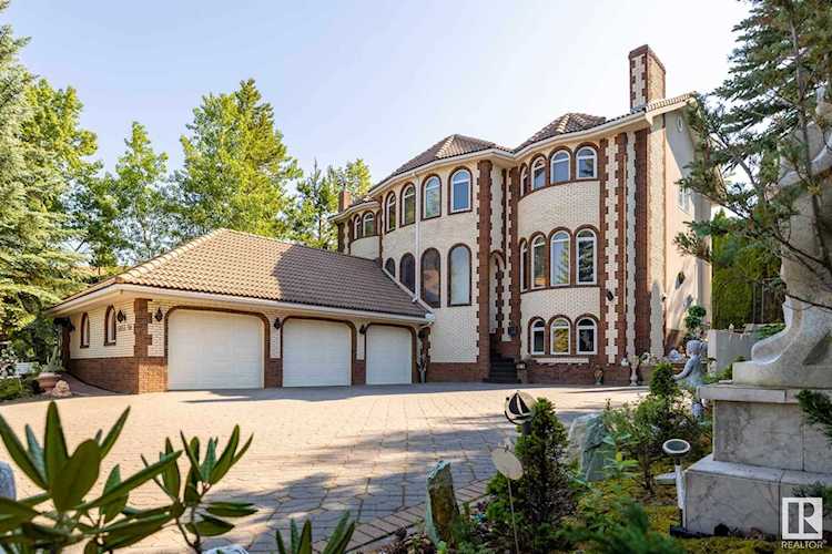 5103 154 Street Edmonton, AB T6H 5P1