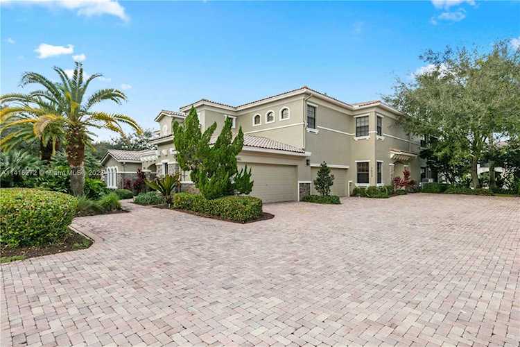 7533 Old Thyme Ct #14C Parkland, FL 33076