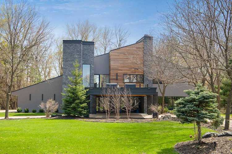 45 Clay Cliffe Drive Tonka Bay, MN 55331