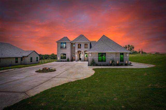 129 Helton Drive Granbury, TX 76049