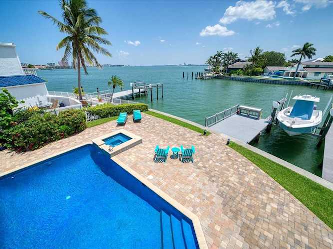 3107 Crystal Cay Belleair Beach, FL 33786