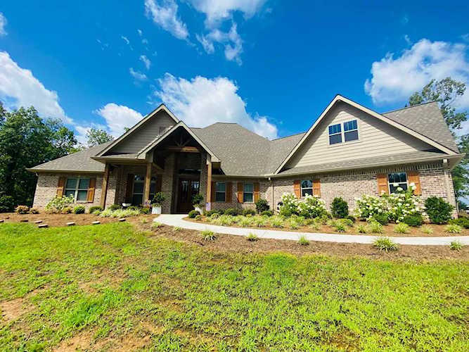 800 Ironwood Dr Starkville, MS 39759
