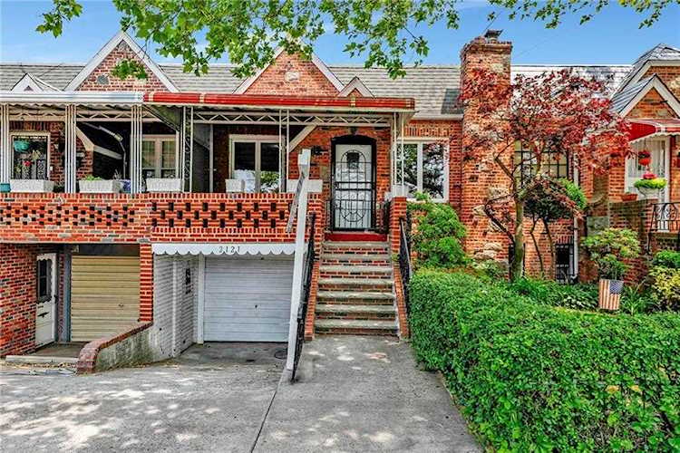 2121 E 36th St Brooklyn, NY 11234