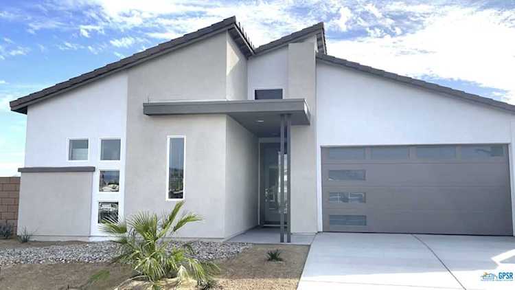 69579 Corte Celeste Cathedral City, CA 92234