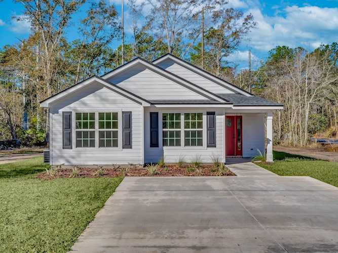 30 Bernard Ave Sopchoppy, FL 32358