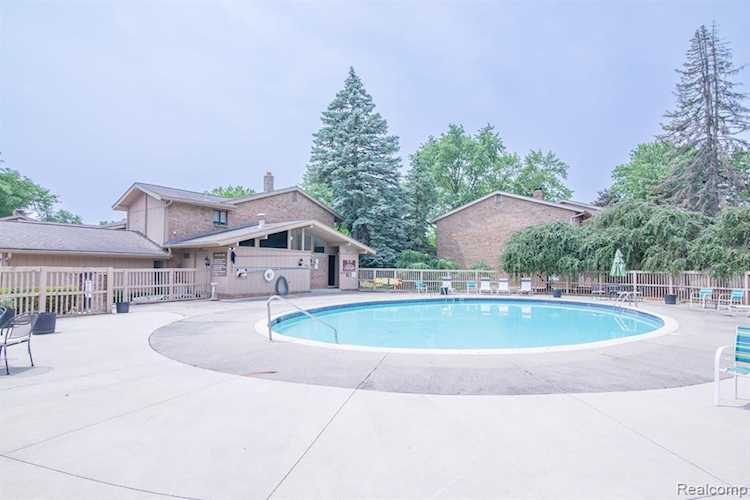 7405 Pebble Point West Bloomfield Twp, MI 48322